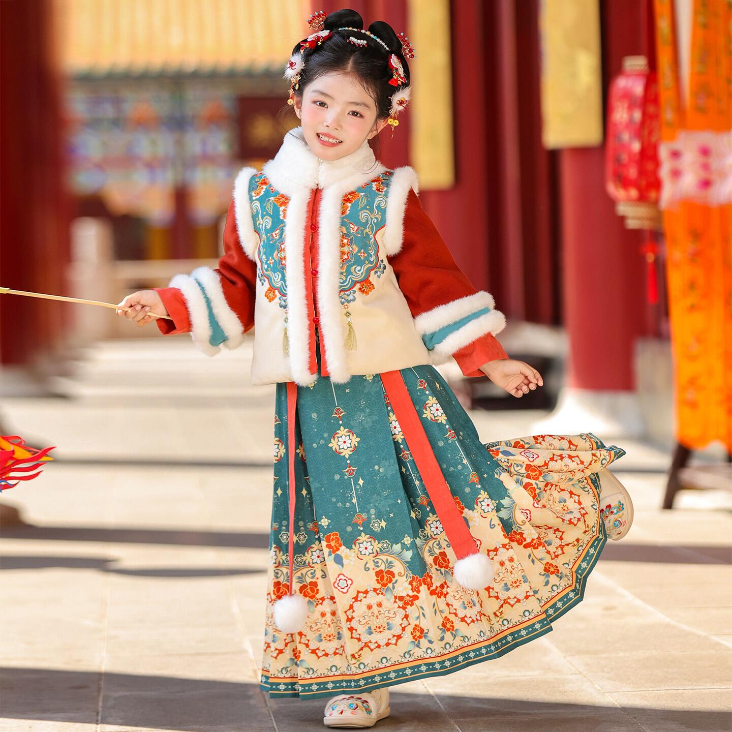 拜年服汉服女童冬装2026新款古装小女孩唐装儿童古风马面裙秋冬季