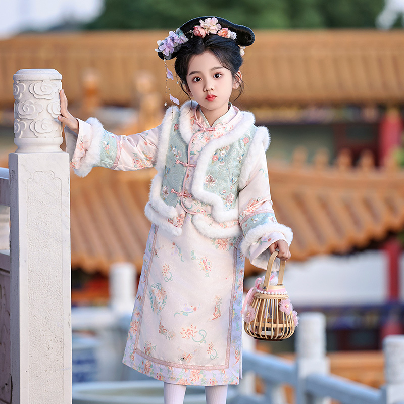 格格服女童2025新款冬季儿童古装汉服国风新中式秋冬宝宝古风套装