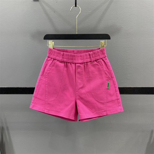 玫红色牛仔短裤女A字阔腿热裤