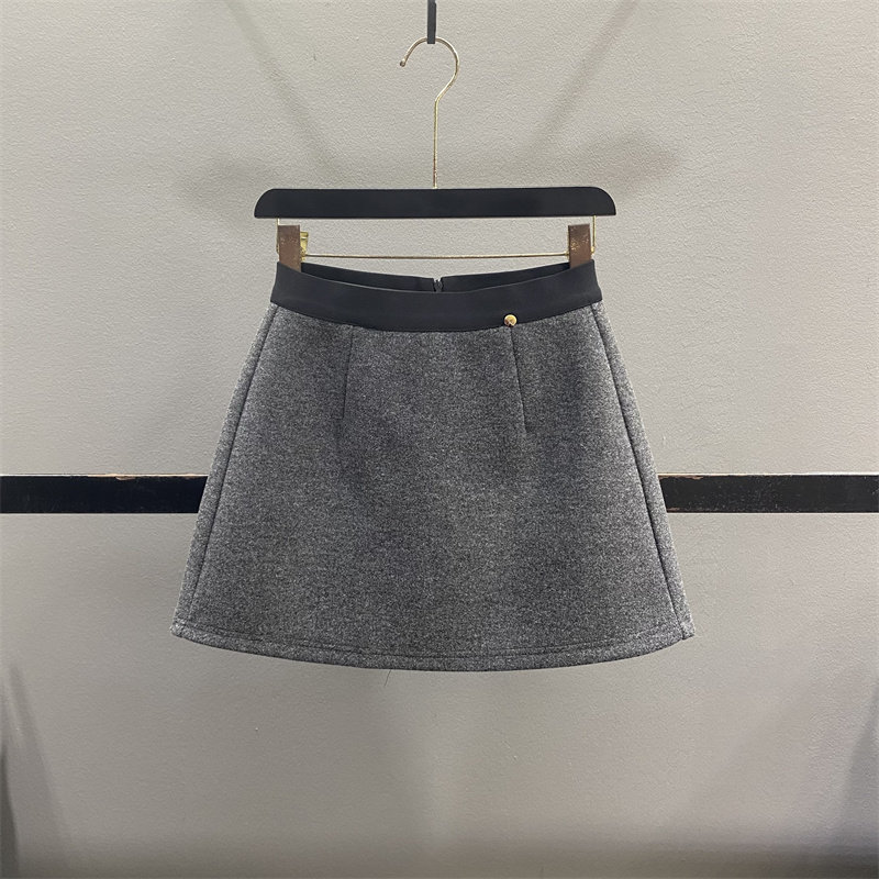 灰色毛呢半身裙女2025秋冬撞色拼接高腰显瘦包臀裙防走光A字短裙