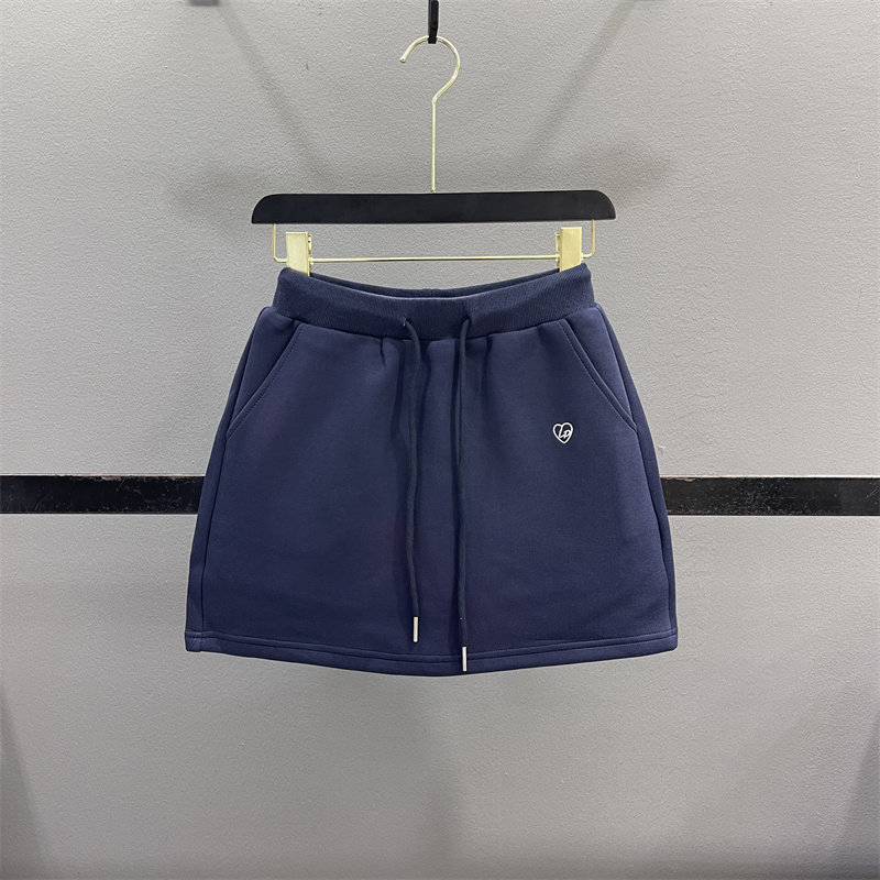 刺绣运动卫裙短裙女2026春夏百搭松紧腰抽绳休闲a字包臀半身裙子