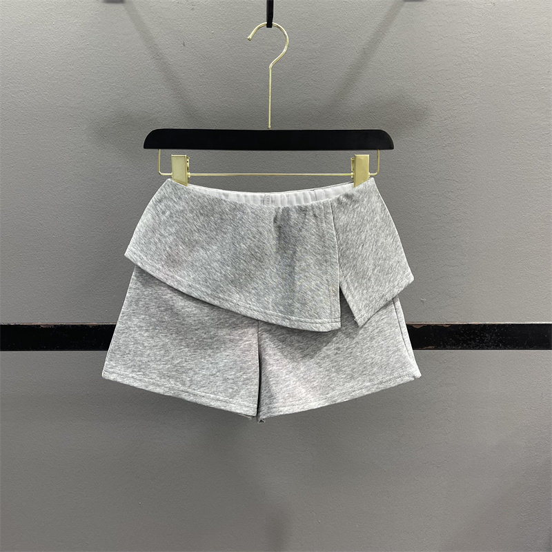 设计感翻边开叉休闲运动短裤女2026夏季新款修身显瘦辣妹包臀热裤