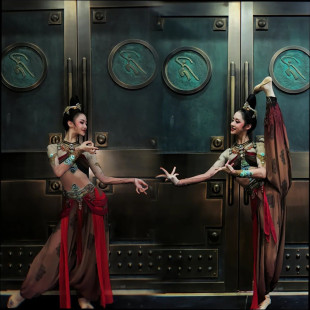伎乐飞天舞蹈服新款敦煌舞群舞异域风情演出服高端定制女装飞天服
