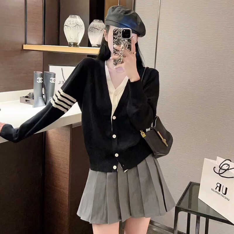 2025春季显瘦假两件针织开衫外套女毛衣针织衫四条杠拼色V领上衣