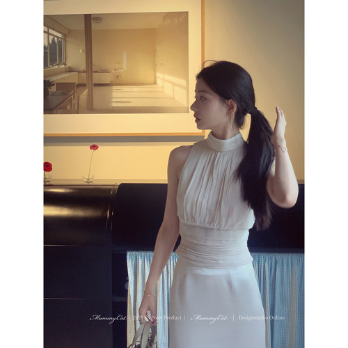 气质挂脖削肩通勤无袖背心上衣