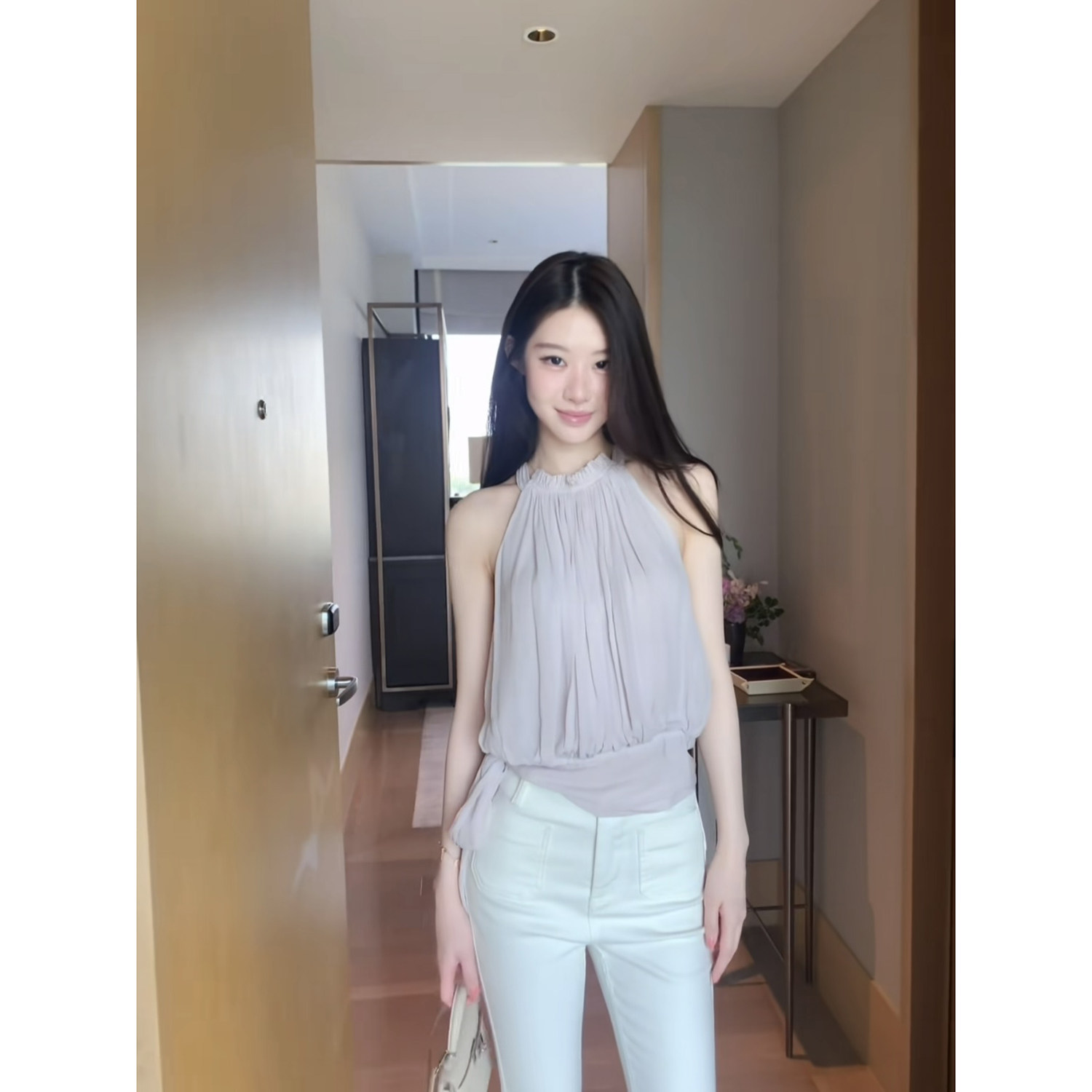 Mummy Cat下蛋喵 26新品100人丝抽褶绑带气质削肩挂脖上衣