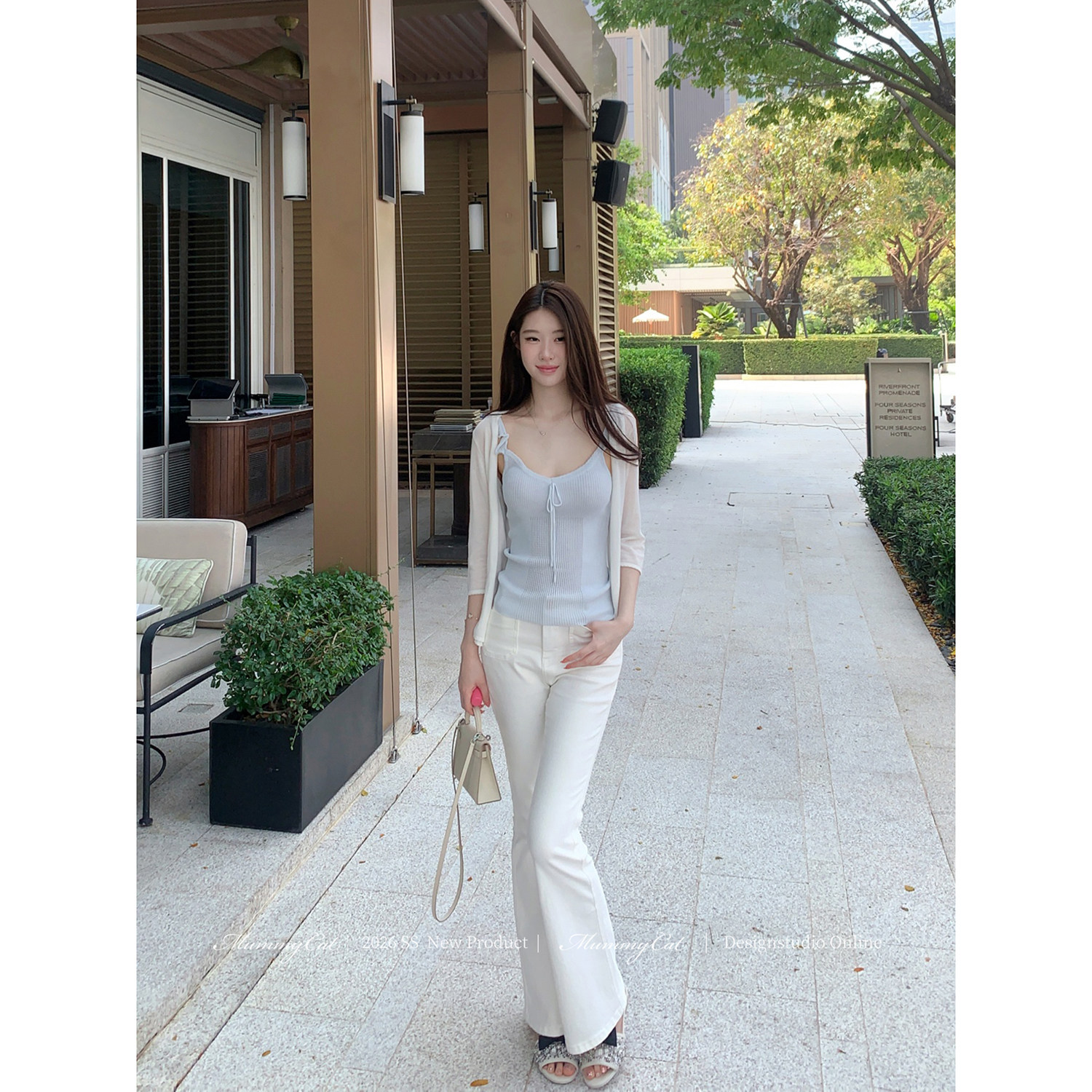 Mummy Cat下蛋喵 白色蜜桃臀腿精王自留款显瘦微喇弹力牛仔裤