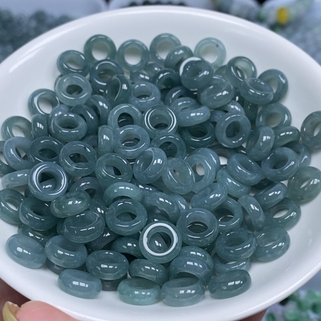 翡翠a货  卡10冰蓝水玉环20个