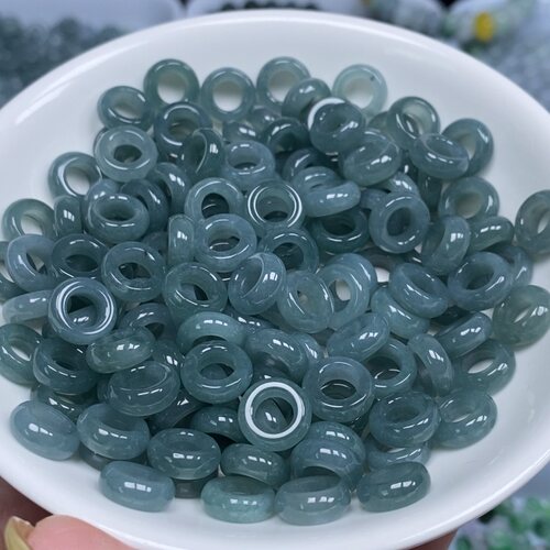 翡翠a货  卡10冰蓝水玉环20个
