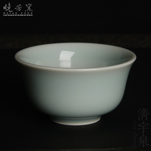 稀少釉面,亚光凝润，羊脂玉感,发色清新自然