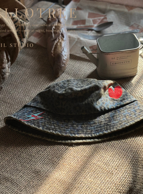 HELLOTREE刺绣闪电红心混色豹纹渔夫帽子女街拍小檐盆帽显高挑潮