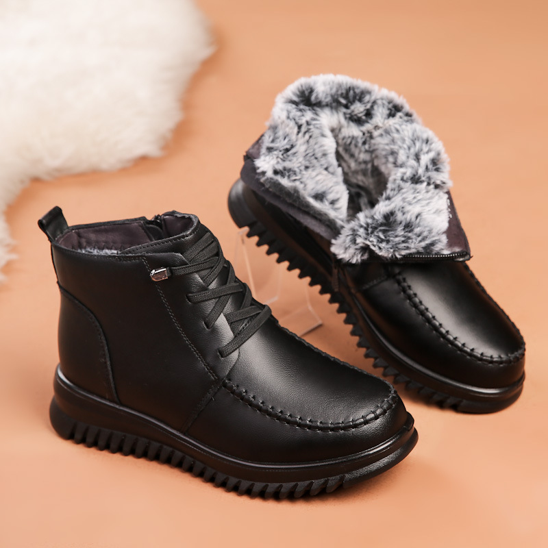 冬季新款真皮妈妈棉鞋加绒保暖中老年短靴舒适防滑老人女鞋