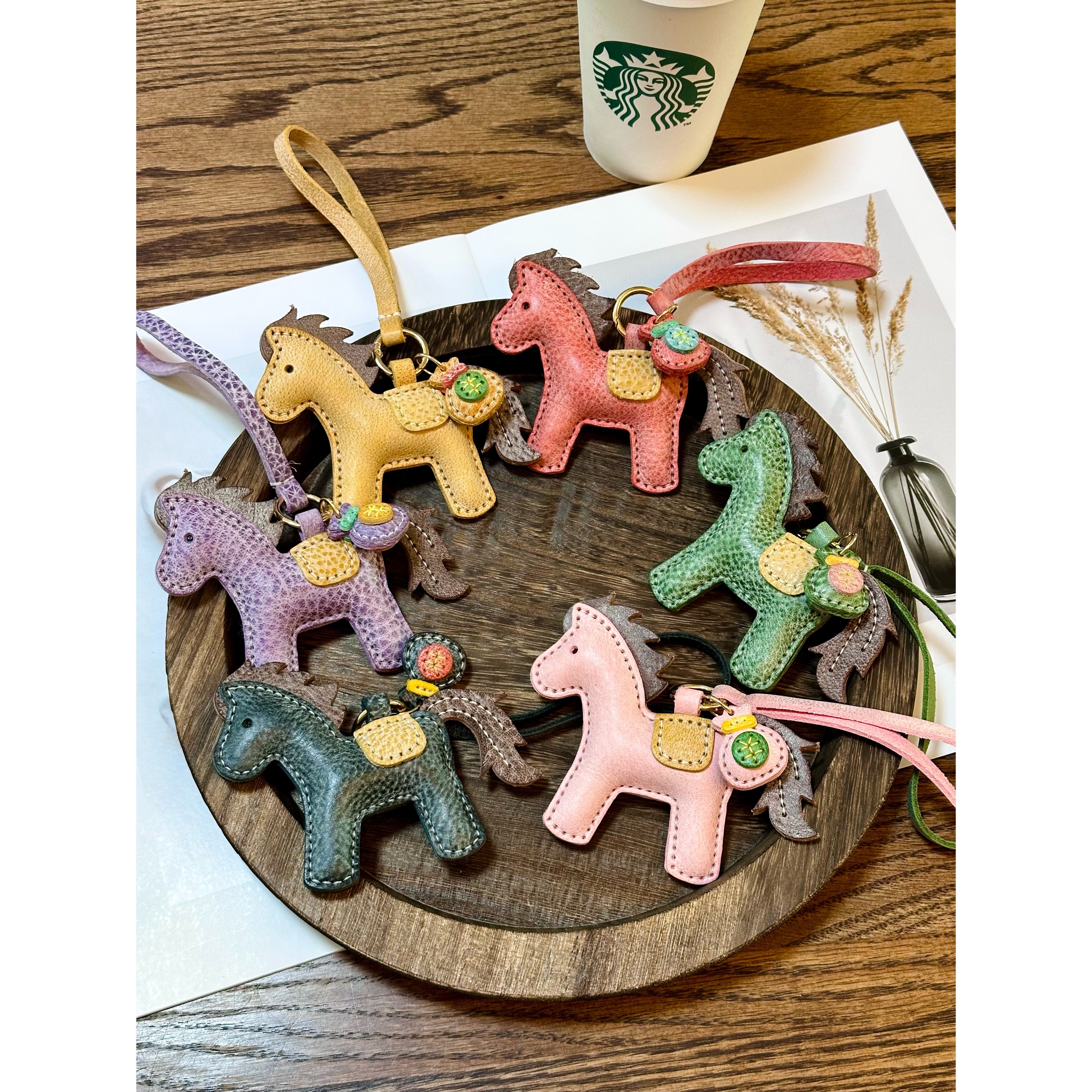 真皮马挂件马上有钱挂件马年挂件雾蜡牛皮手工缝制包挂件车挂饰,服饰配件/皮带/帽子/围巾,包挂件,淘宝优惠券,粉丝福利购,淘宝优惠卷