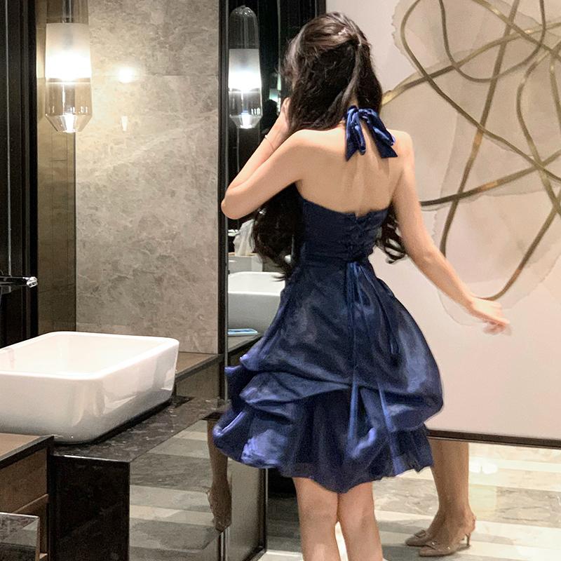 2025挂脖设计感小众连衣裙礼服