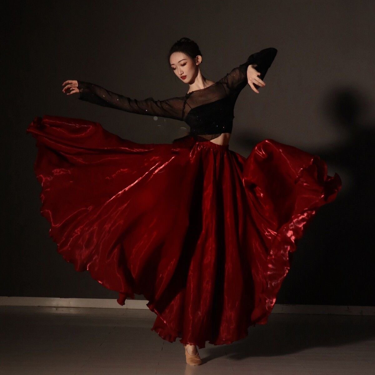 【黑月光】大摆裙 超炫闪800度现代舞红舞裙闪光半裙舞台装演出服