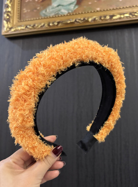 LASS LIZ原创设计发卡2025秋冬新款多巴胺活力橙色毛毛宽边头箍