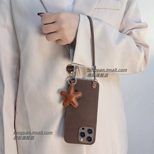 棕色ins高级感月坑纹星星挂件适用iqoo131211neo10neo9neo8neo7手机壳neo6Z9带挂绳Z10turbo斜挎秋冬个性 防摔