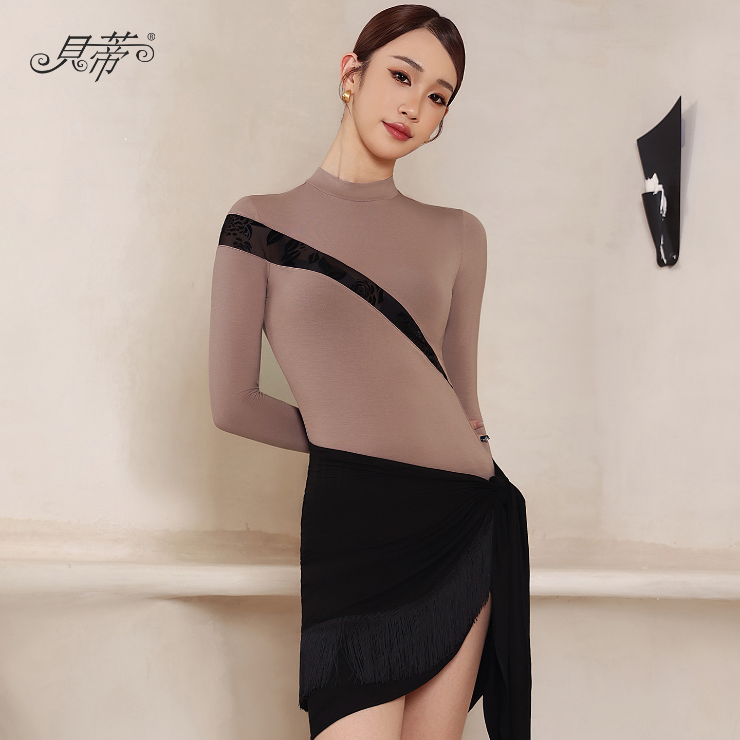 贝蒂2025新款拉丁舞国标舞服跳舞上衣长袖舞衣烂花丝绒连体服BD69