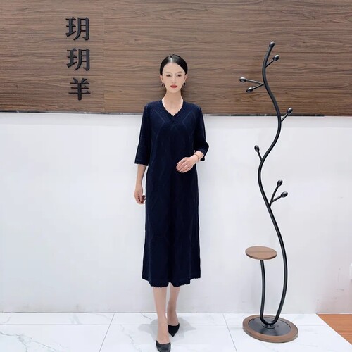 A604藏青色针织连衣裙显瘦收腰设计师优雅时尚气质复古夏季玥玥羊