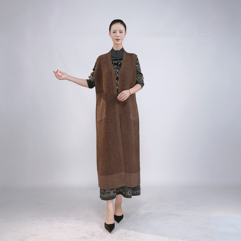 B185咖色妈妈装长款马甲连帽外套秋季大码无袖外搭开衫玥玥羊