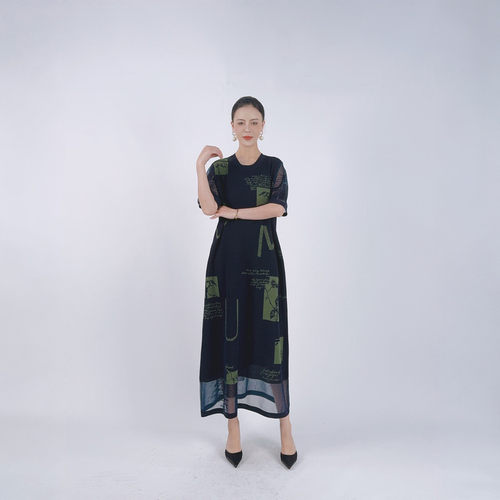 B107藏青字母画报针织连衣裙显瘦设计师优雅时尚气质复古夏玥玥羊