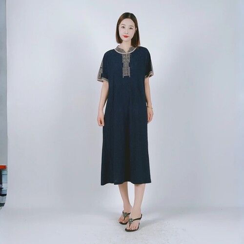 A910藏蓝色浮雕烫钻针织连衣裙显瘦设计师优雅时尚气质复古玥玥羊