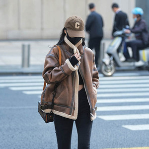 皮毛一体女2023新款麂皮绒小个子羊羔毛外套女宽松立领机车服皮衣