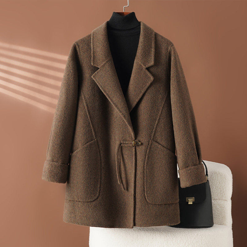 双面零羊绒大衣女短款牛角扣24宽松茧型小个子妈妈装加厚毛呢外套