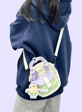 迪士尼正版休闲斜挎小包巴斯光年斜挎手提包帆布维尼熊可爱手机包