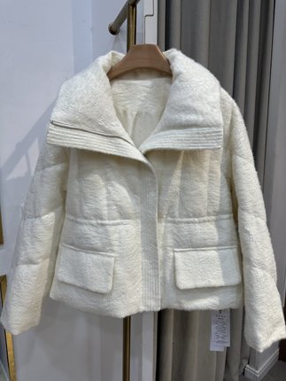 奶fufu包裹的柔软松弛感~新国标白鹅绒内收腰线超显瘦羽绒服外套