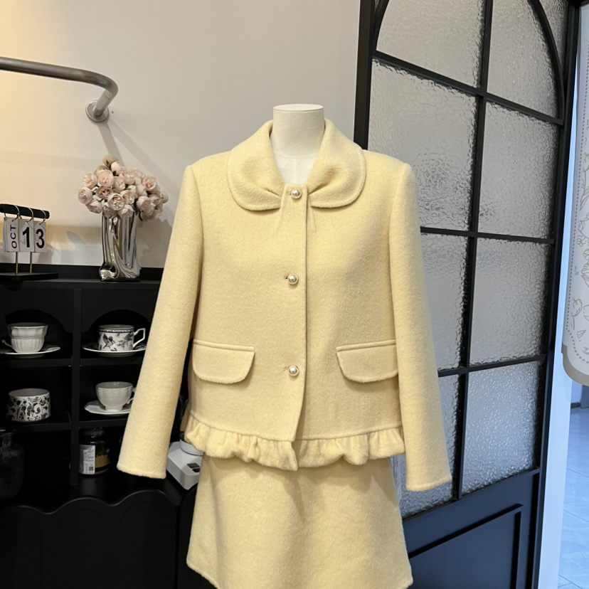 诺诺珍珠扣装饰荷叶边下摆羊毛外套(含66.9绵羊毛)2522