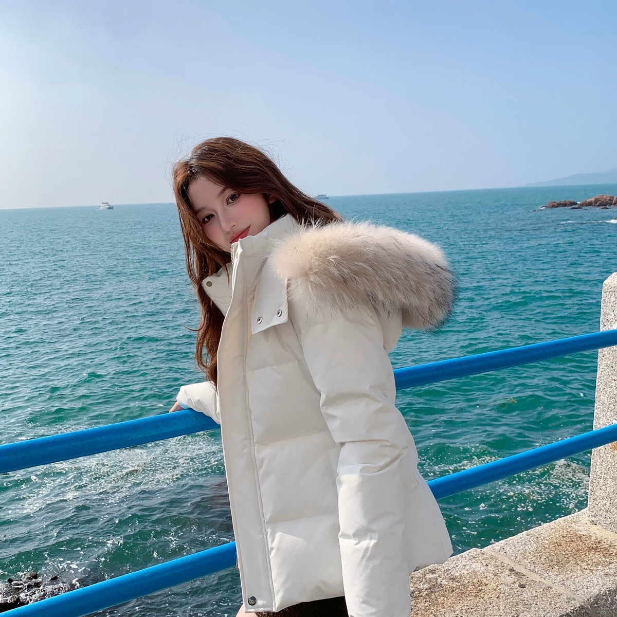 诺诺家5小蛮腰修身显瘦保暖羽绒服外套(配可拆真貉子毛毛领)1668