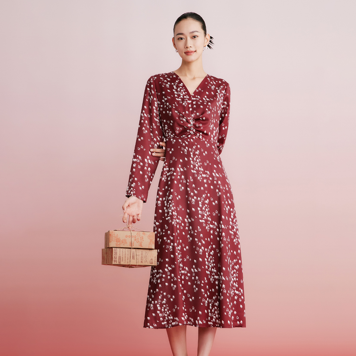 歌蒂诗时尚印花收腰显瘦连衣裙