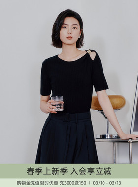 歌蒂诗夏季专柜新款个性露肩设计修身显瘦毛织短袖 8F14Z0539