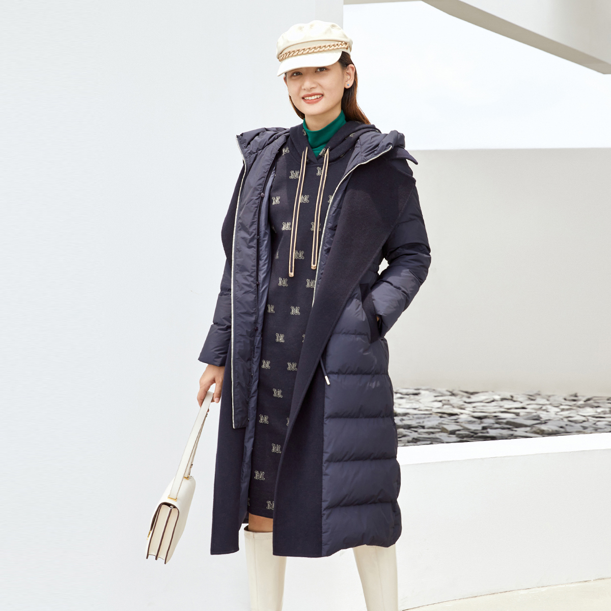 歌蒂诗通勤中长款连帽羽绒服