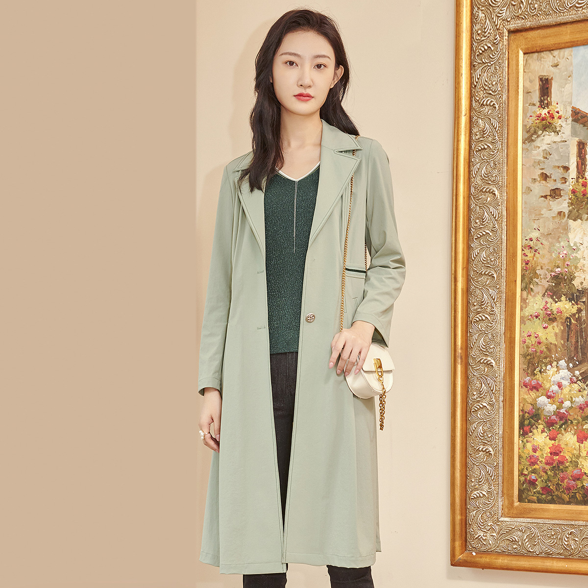 简约中长款风衣歌蒂诗时尚