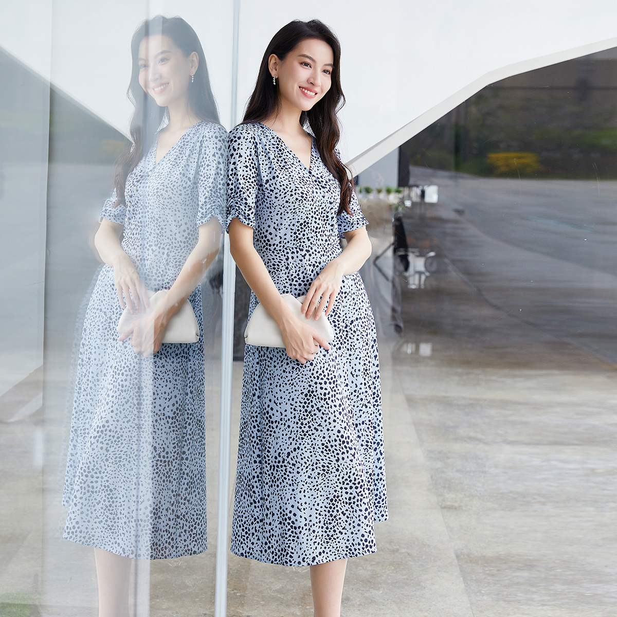 歌蒂诗夏季新款中长连衣裙