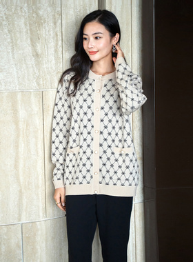 歌蒂诗秋季专柜新款时尚图案简约气质毛织开衫外套 1C33W2528
