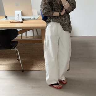 慵懒ins风白色高腰宽松显瘦百搭弯刀裤 韩代26ss 牛仔裤 小喵