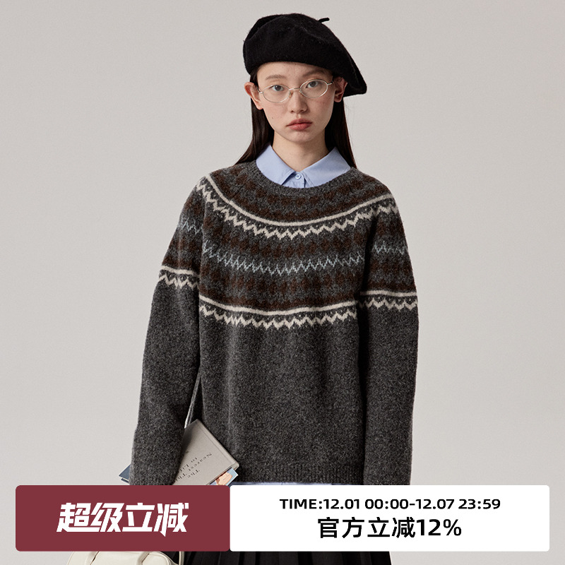 omont蛋挞家圆领宽松毛衣