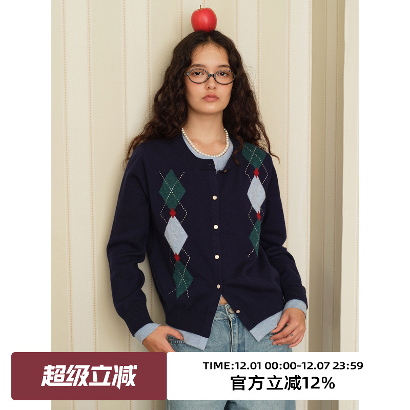 复古假两件菱形格针织开衫