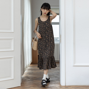 omont蛋挞家 复古开叉碎花背带裙女夏长款过膝显瘦系带吊带连衣裙