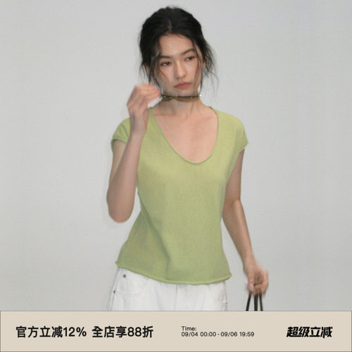 简约基础款V领卷边短袖T恤