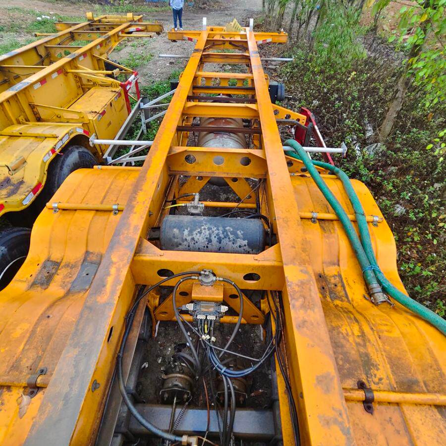 5月7日厦门市闽DEQ13挂通华牌重型集装箱半挂车（不含车牌）网络拍卖公告