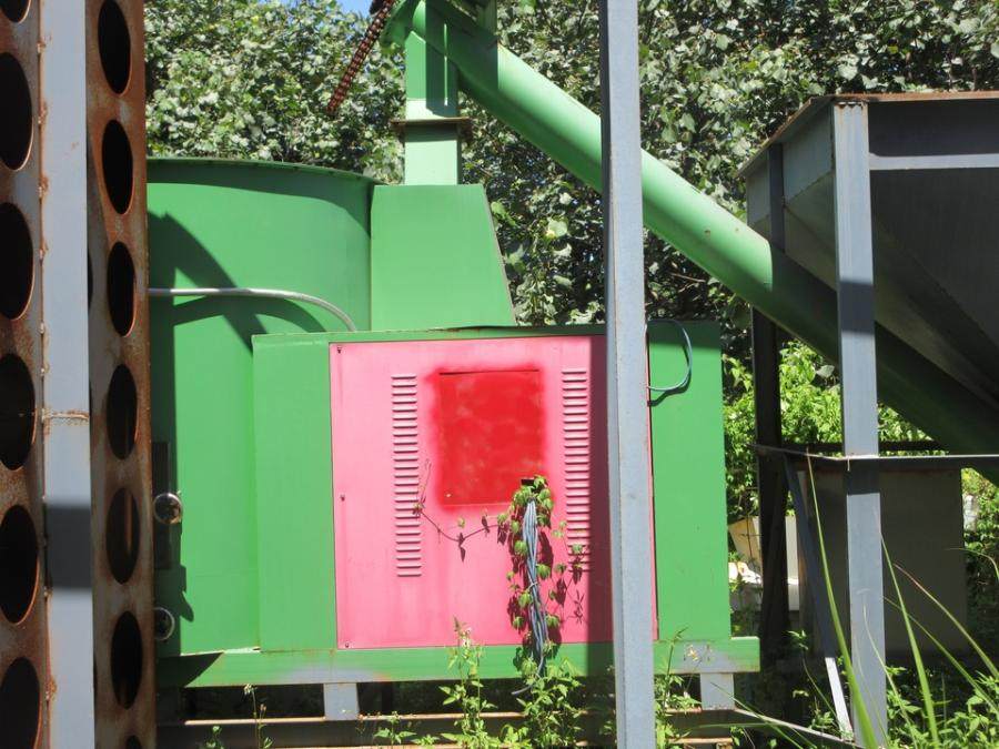 1月7日漳州所有的烘干箱、刹克龙、烟囱、进料口等机器设备网络拍卖公告