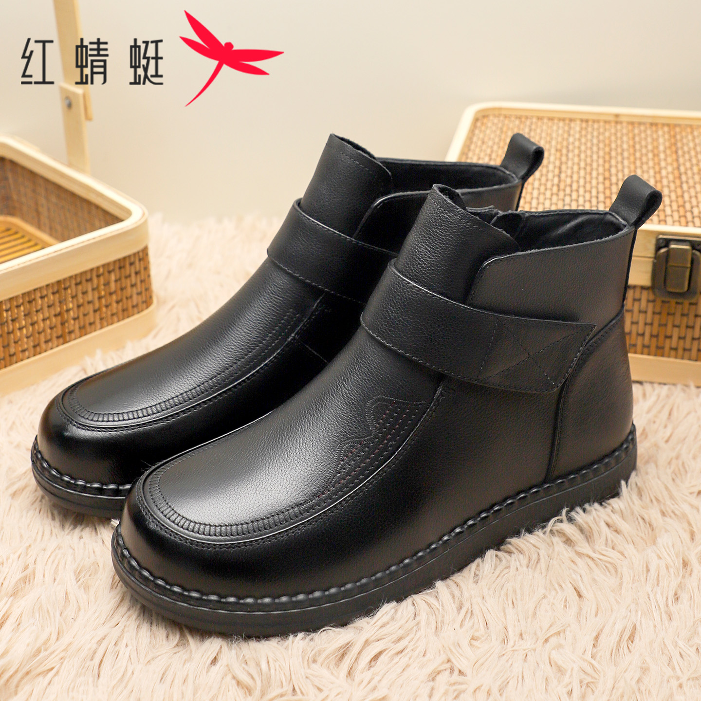 红蜻蜓时尚休闲高帮真皮妈妈短靴