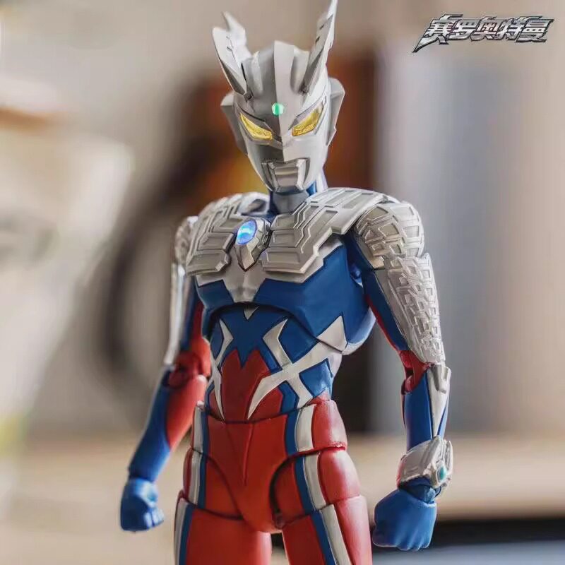 赛罗超可动手办闪耀黄金模型摆件