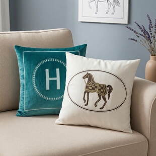 简约轻奢马H抱枕客厅沙发靠枕靠垫酒店腰枕套绒布刺绣靠背可拆洗