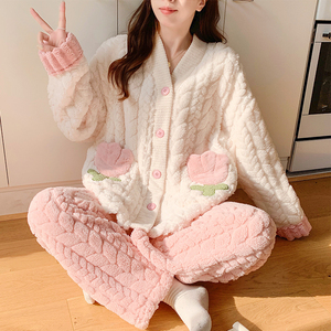 大码月子服冬季产后珊瑚绒哺乳产加绒加厚孕妇睡衣秋冬款孕期专用
