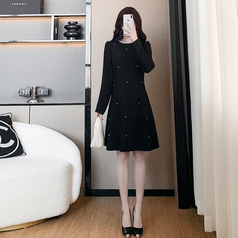 法式重工高级感小黑裙女2025年春装新款气质修身收腰A字版连衣裙